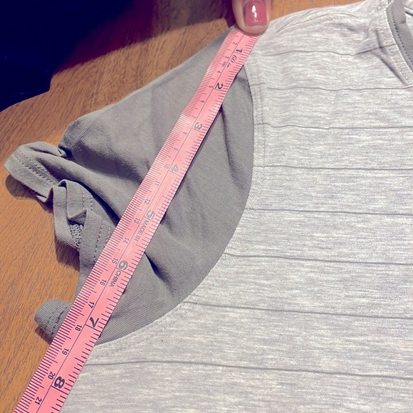 Lululemon Grey Striped Shirt - Picture 9 of 10